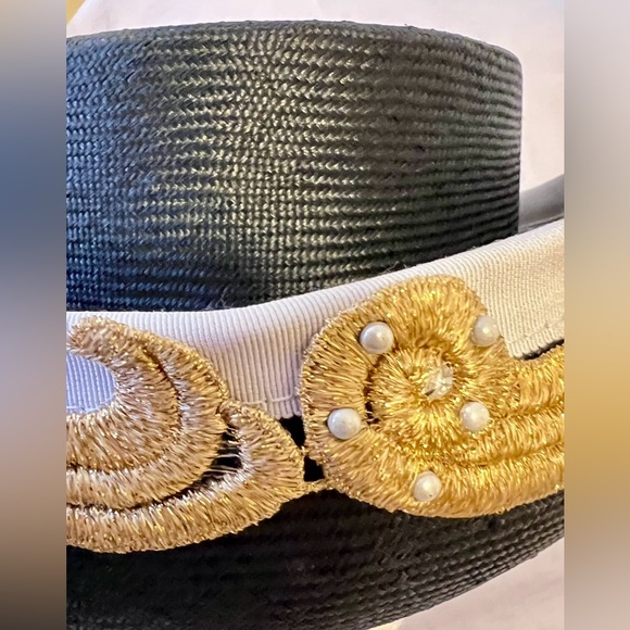 Adolfo II 90’s black straw hat with white, gold and pearl embellishments. - Picture 4 of 5